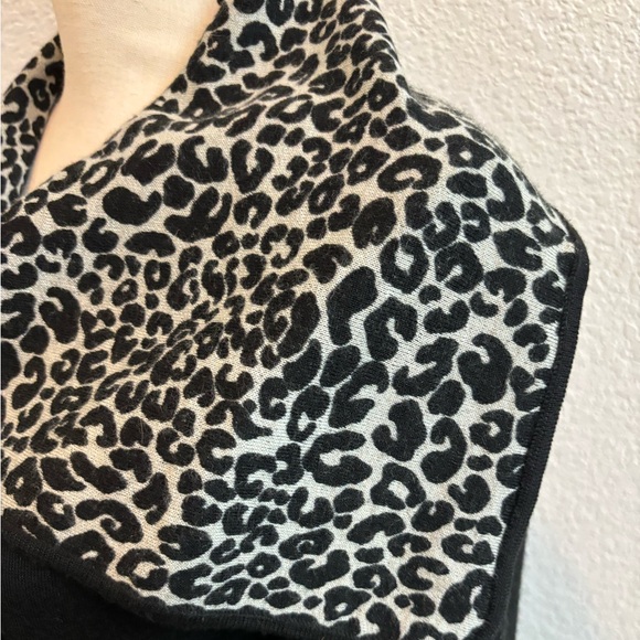 Beatrix OST wrap jacket with leopard print lining and faux leather trim - Picture 7 of 11